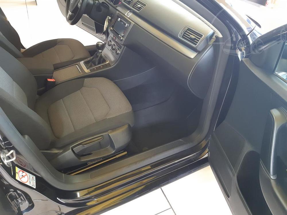 Volkswagen Passat 2.0 TDI Combi NAVI XENONkamera