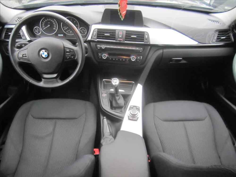 BMW 320 d Touring, Bi-xenony, aut.