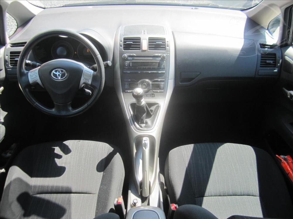 Toyota Auris 2.0 D-4D, aut. KLIMA