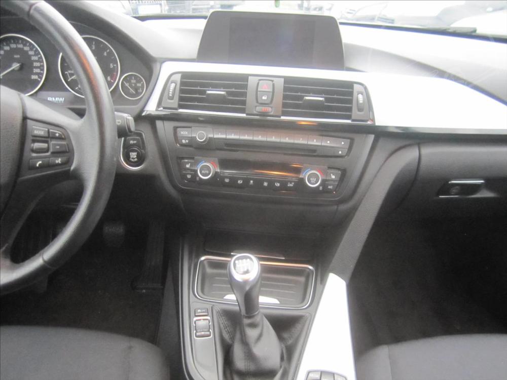 BMW 320 d Touring, Bi-xenony, aut.