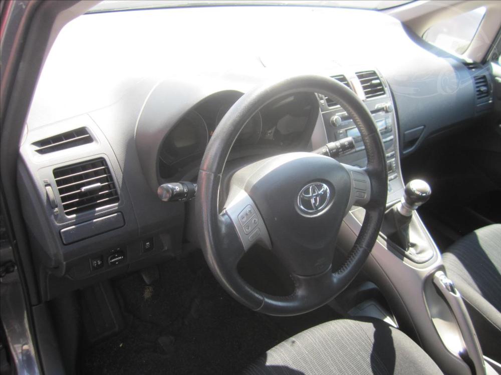 Toyota Auris 2.0 D-4D, aut. KLIMA