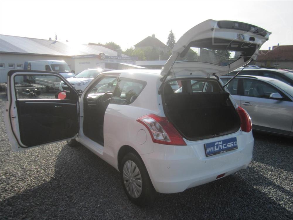 Suzuki Swift 1.2VVT GL Klimatizace, 1. maj.