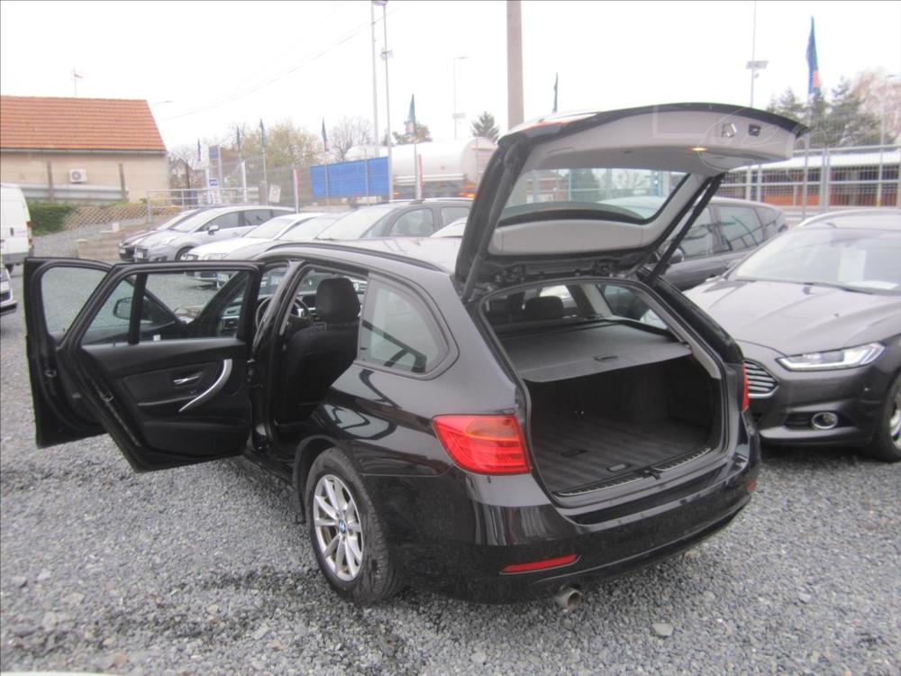 BMW 320 d Touring, Bi-xenony, aut.