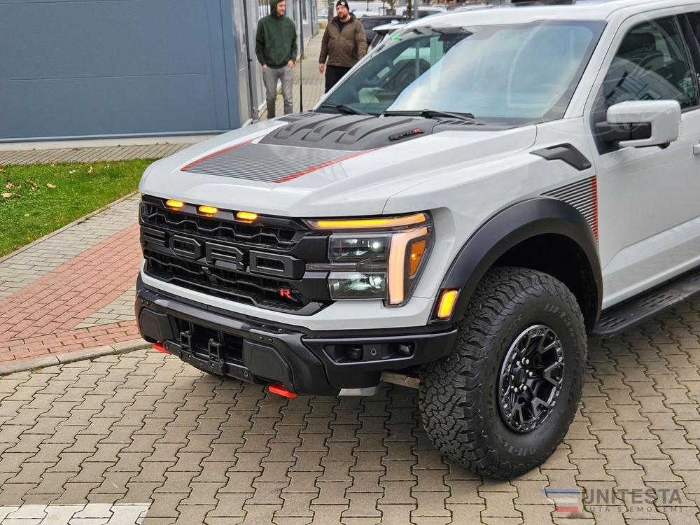 Ford F-150 RAPTOR  R   730 PS