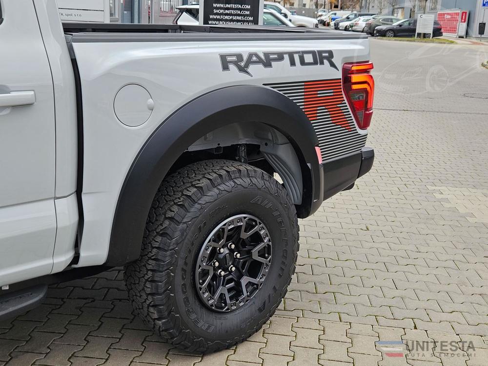 Ford F-150 RAPTOR  R   730 PS