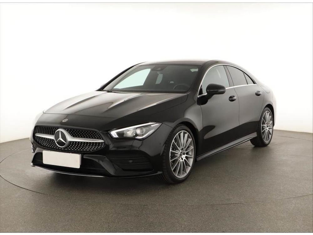 Mercedes-Benz CLA 200, AMG Paket