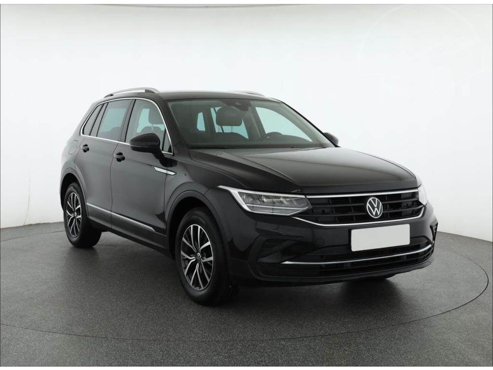 Volkswagen Tiguan 1.5 TSI, Automat, ČR,1.maj