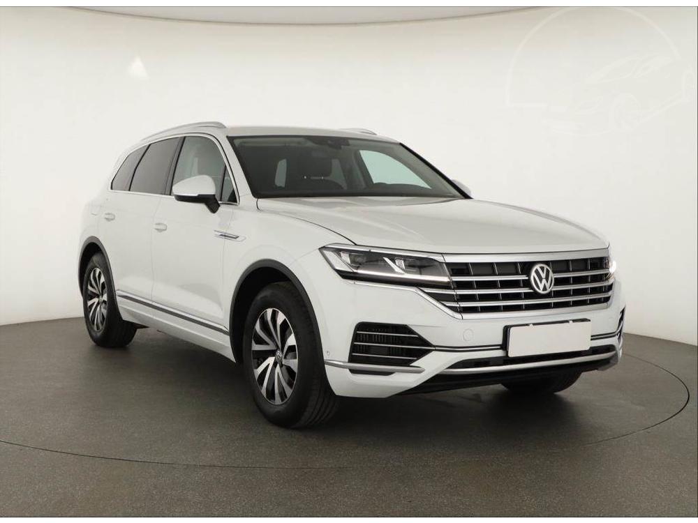 Volkswagen Touareg 3.0 V6 TSI, ČR,4X4