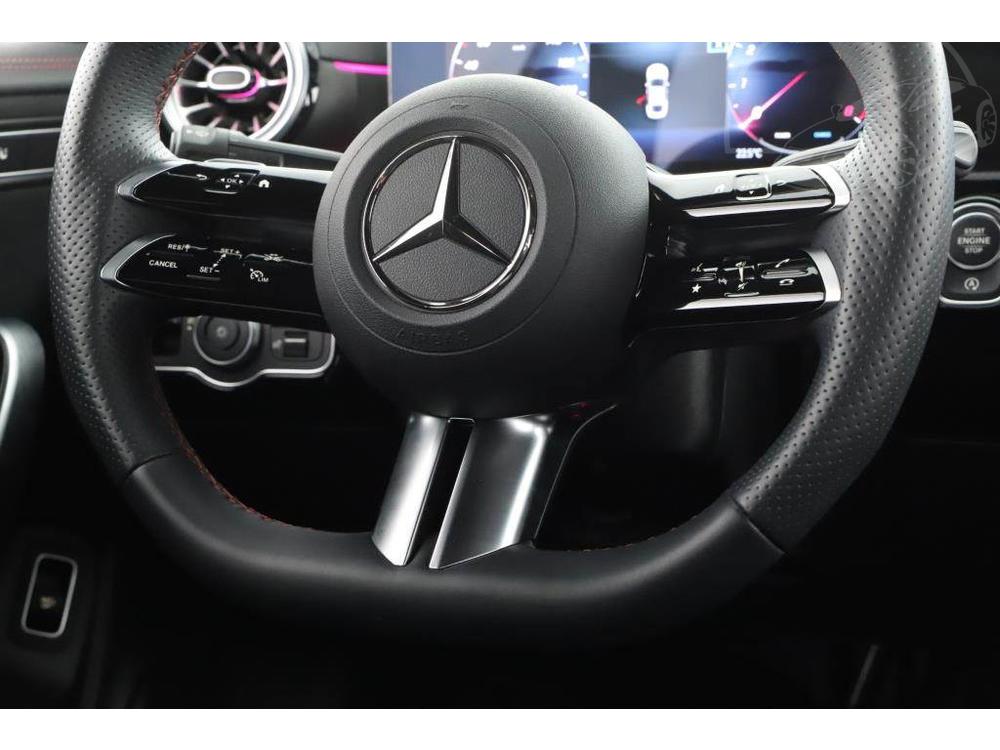 Mercedes-Benz CLA 200, AMG Paket, Navigace