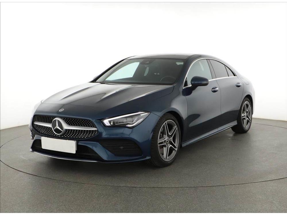 Mercedes-Benz CLA 200, AMG Paket