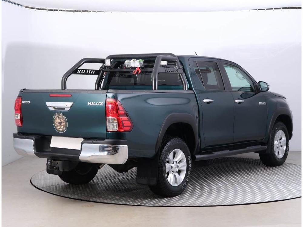 Toyota Hilux 2.4 D-4D, Koupeno v R