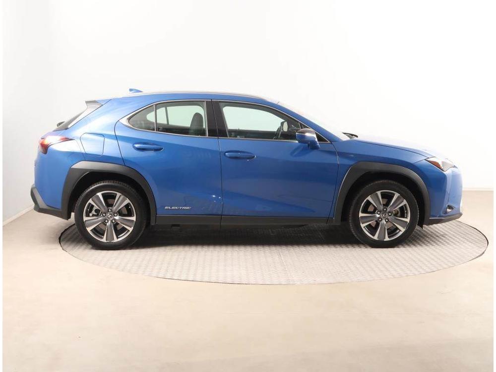 Lexus UX 300e, Automat, Serv.kniha