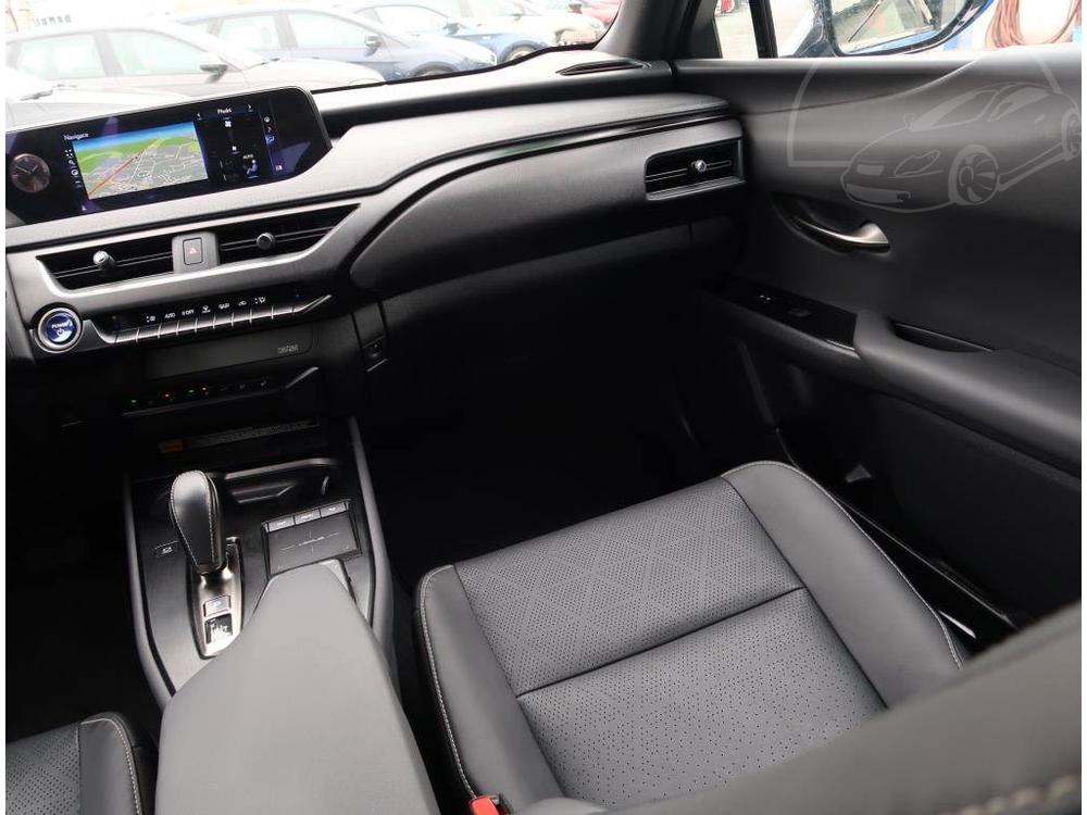 Lexus UX 300e, Automat, Serv.kniha