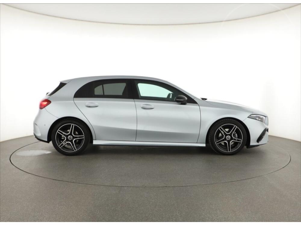 Mercedes-Benz A 180 180, AMG Line, AMG line