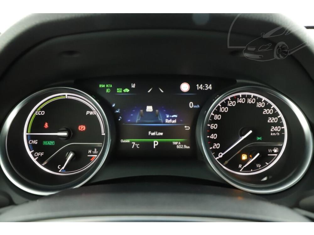 Toyota Camry 2.5 Hybrid, R,DPH