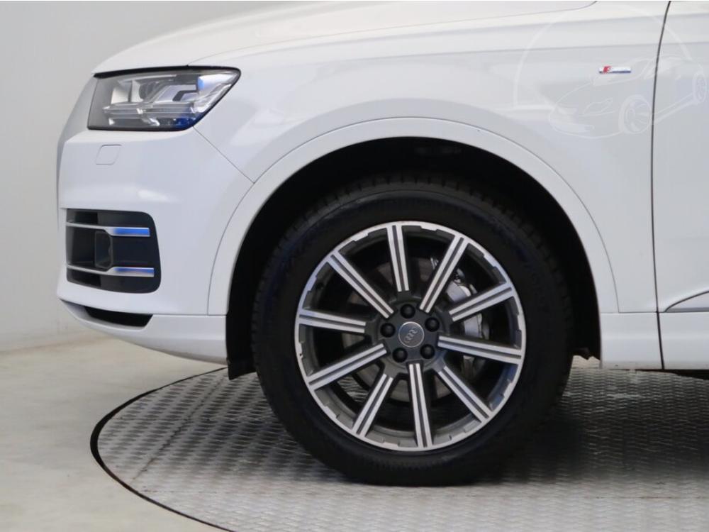 Audi Q7 50 TDI, R, S-LINE, SERVISKA*