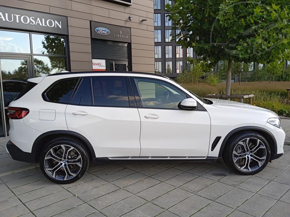 BMW X5 xDrive 45e,vzduch,TZ 2700 kg