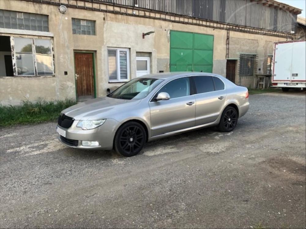 Škoda Superb 2,0 TDi 103Kw Elegance, Nové v