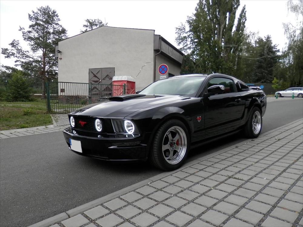 Ford Mustang 4,6 GT V8, Pano, Navi, Manul,