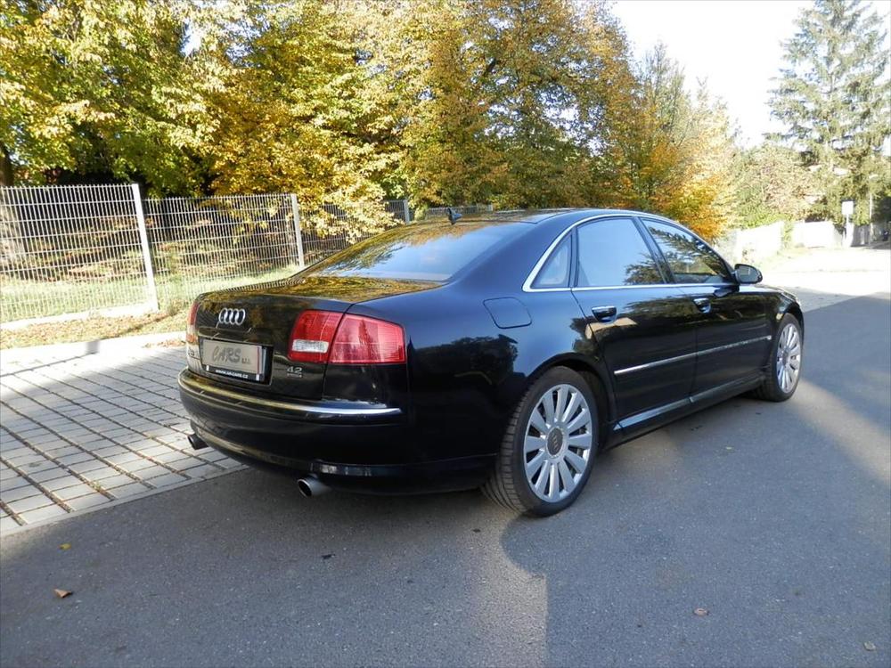 Audi A8 4,2 4x4, MAX vbava, Bose, Nav