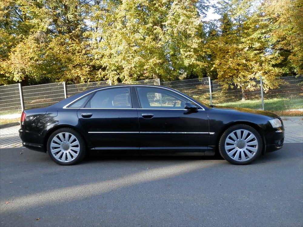 Audi A8 4,2 4x4, MAX vbava, Bose, Nav