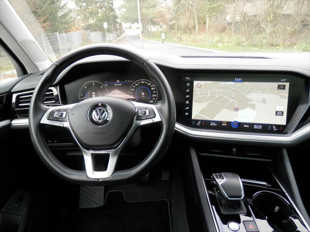 Volkswagen Touareg 3,0 TDi 210Kw, Panorama, 1. ma