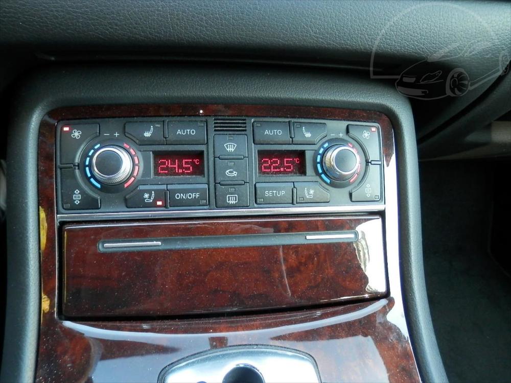 Audi A8 4,2 4x4, MAX vbava, Bose, Nav