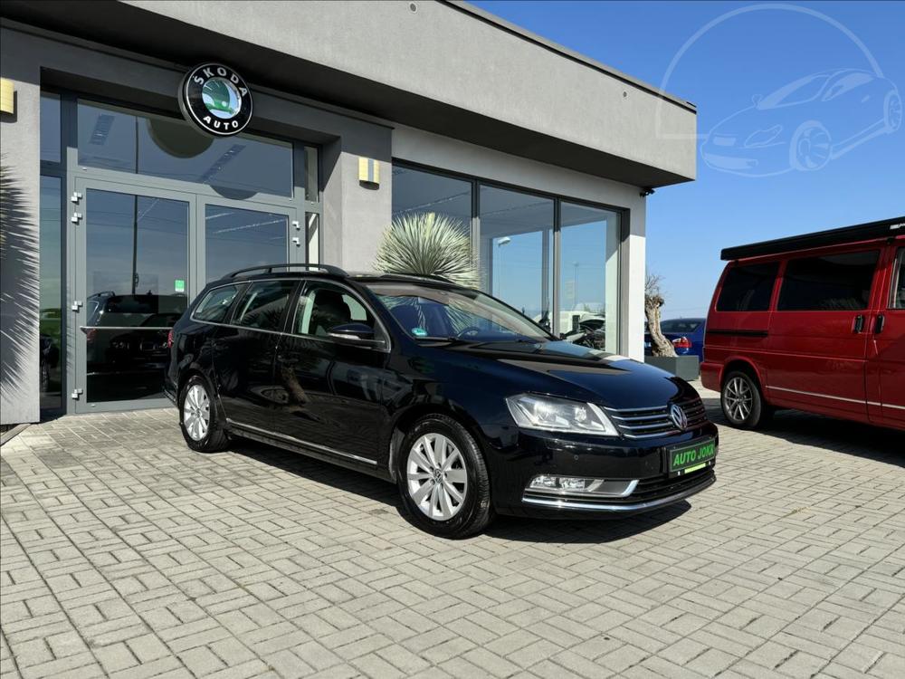 Volkswagen Passat 1,4   TSI 90kW LED ALU NAV 1.M