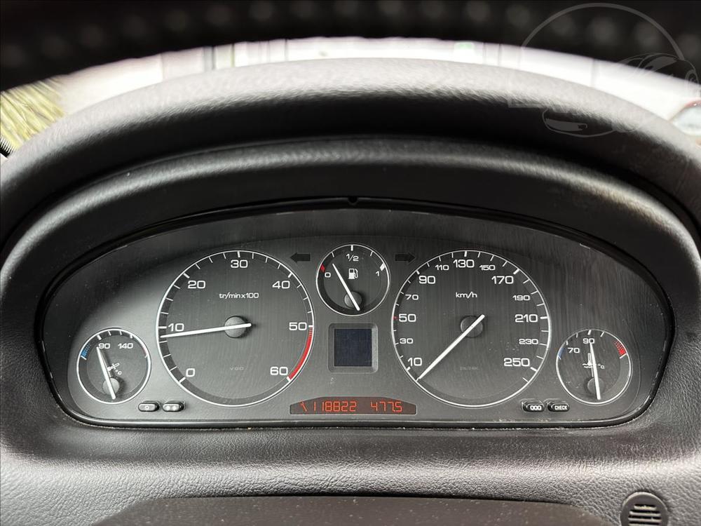 Peugeot 607 2,2   HDI 98kW 1.MAJITEL TOP S