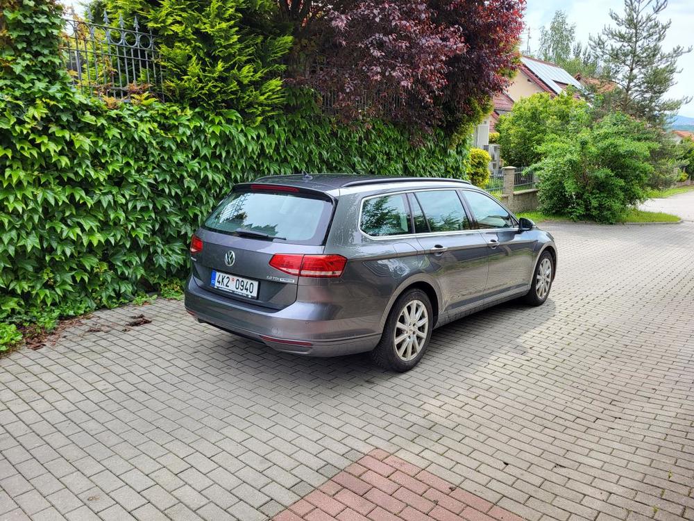 Volkswagen Passat 2,0 TDi, DSG, NAVIGACE