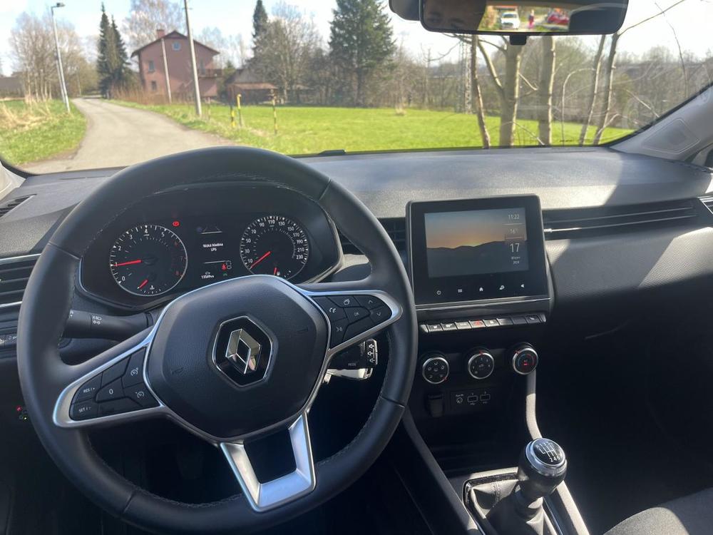 Renault Clio 1,0 67kw, najeto 13tis. km