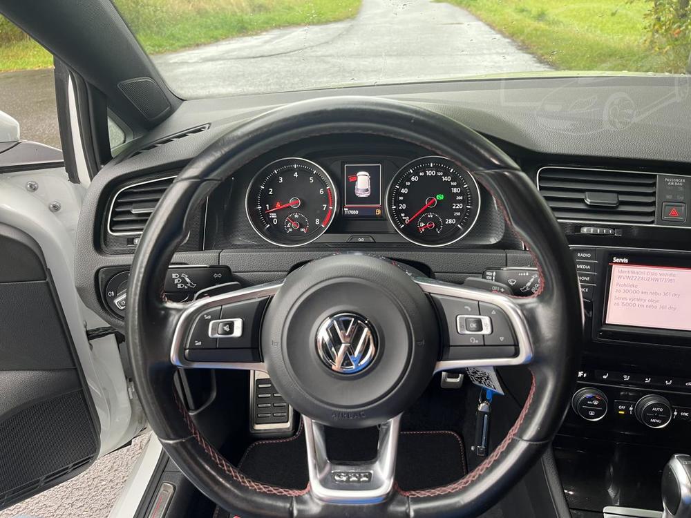 Volkswagen Golf GTI Performance 2,0 TFSi DSG