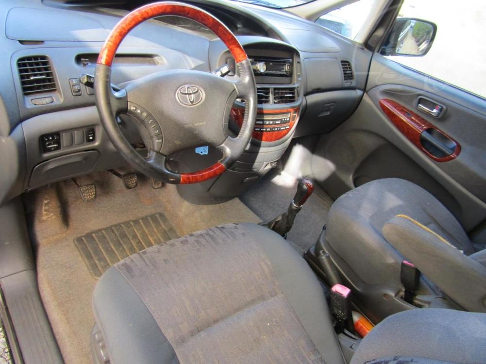 Toyota Previa 2.0 D-4D 85kW  8 SEDADEL