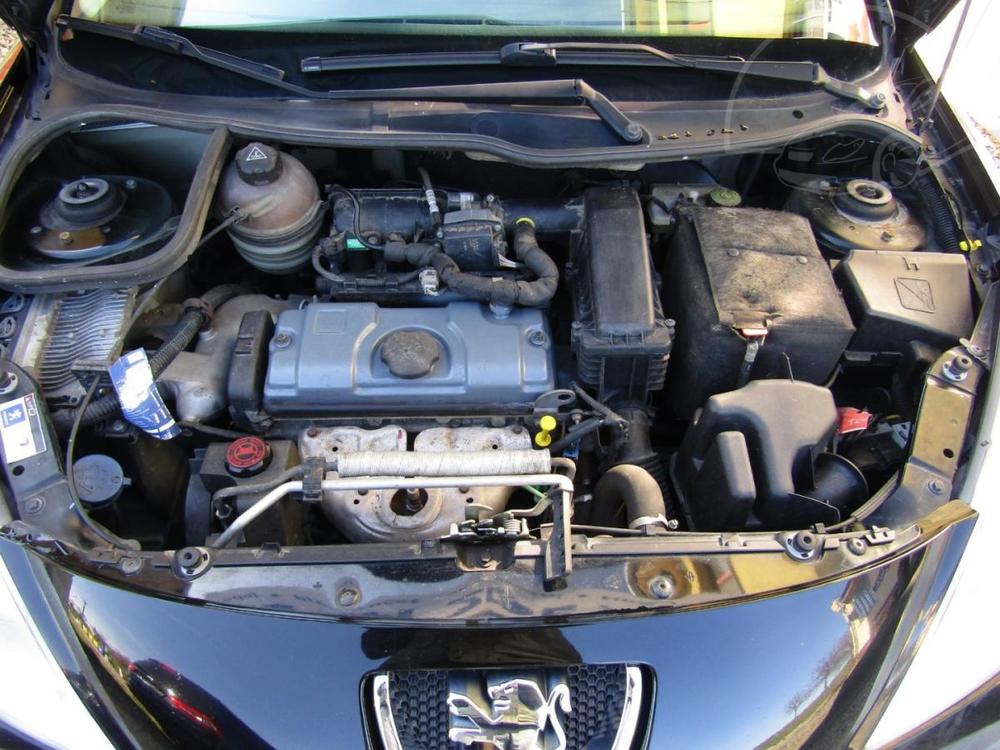 Peugeot 206 + 1.4 16V  2X PNEU