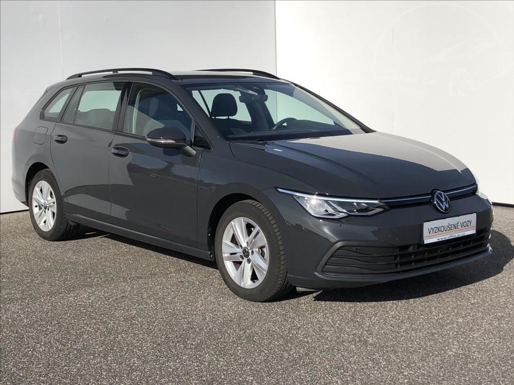 Volkswagen Golf 1,0 TSi 81 kW LIFE  8