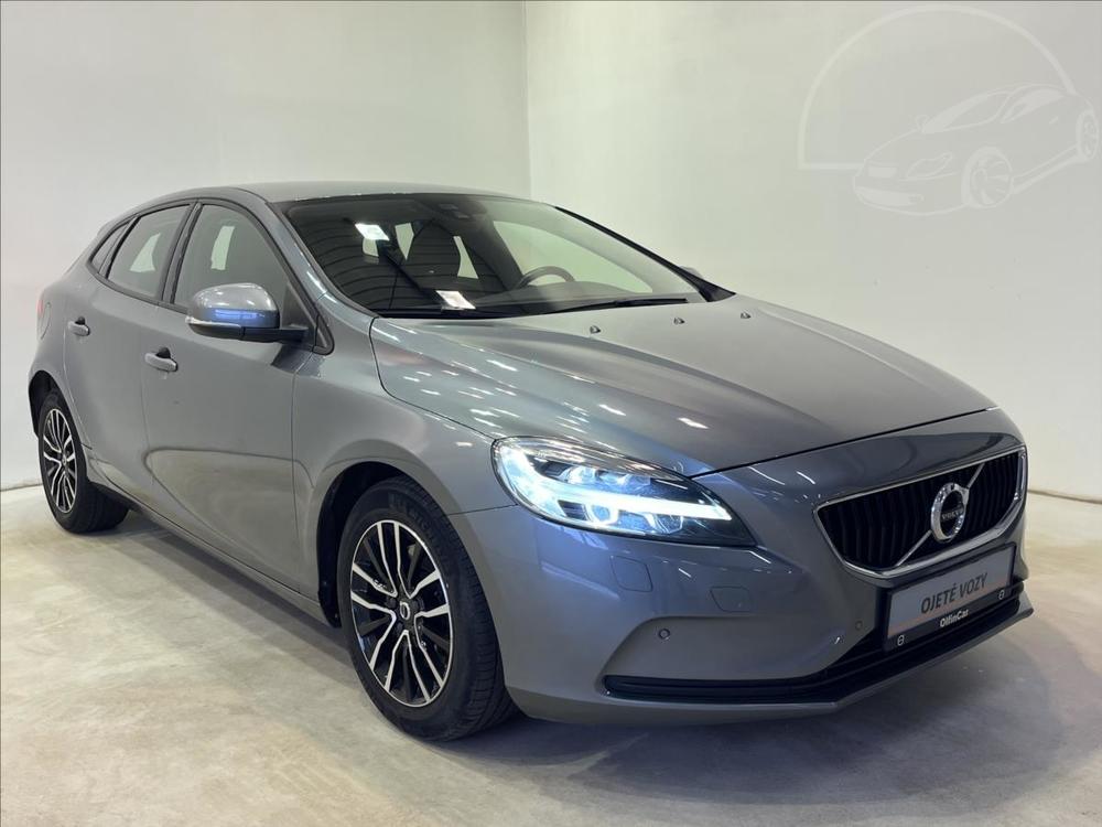 Volvo V40 2,0 90 kW MOMENTUM  T2