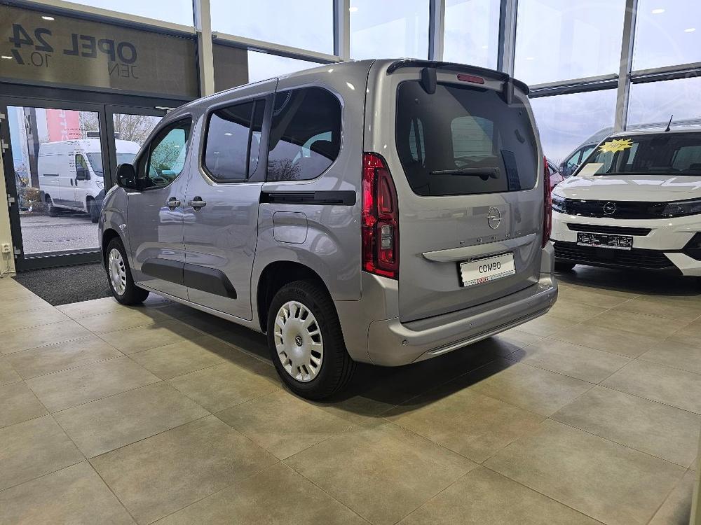 Opel Combo Edition Plus L1H1 1.2 110k MT6