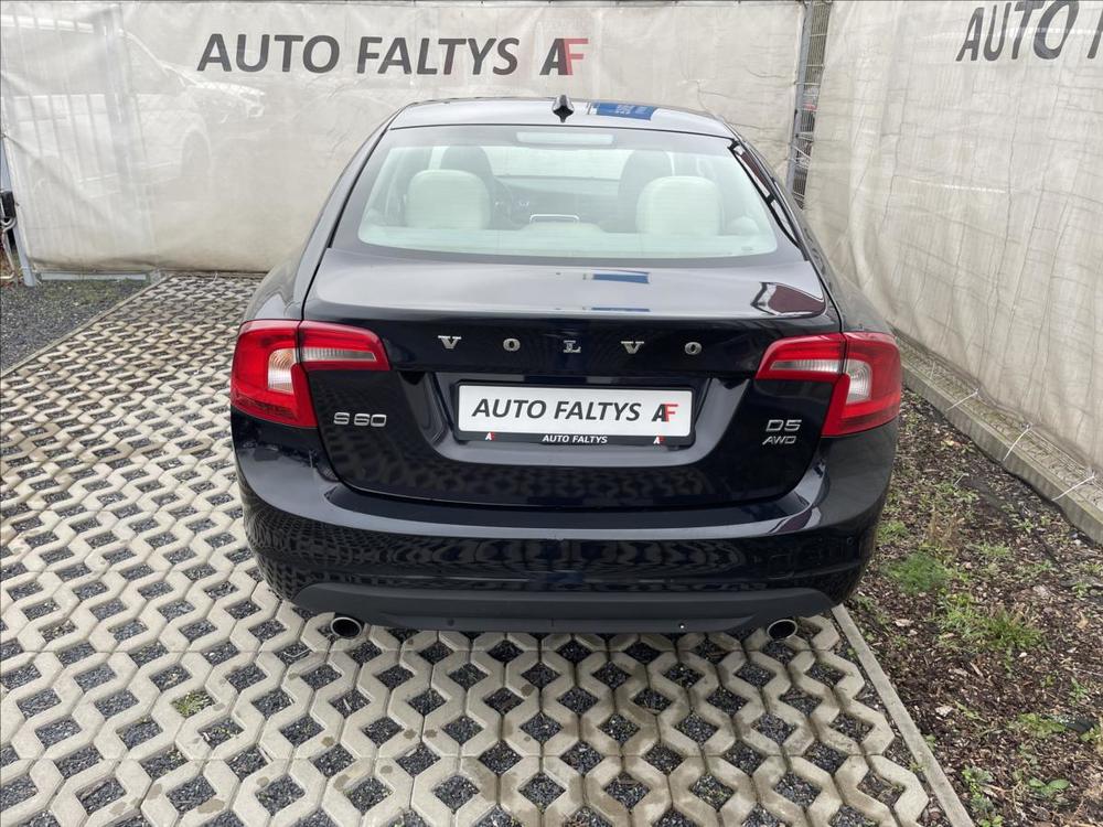 Volvo S60 2,4 D5 158 KW AWD SUMMUM Autom