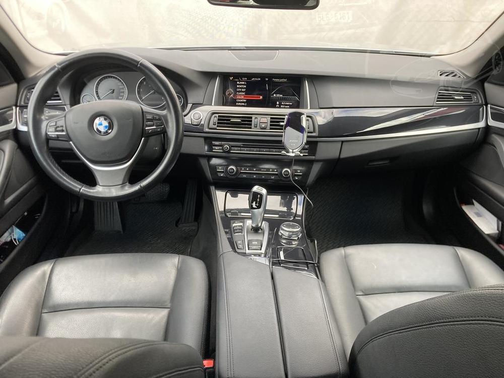 BMW 5 2,0 525 XD R servis