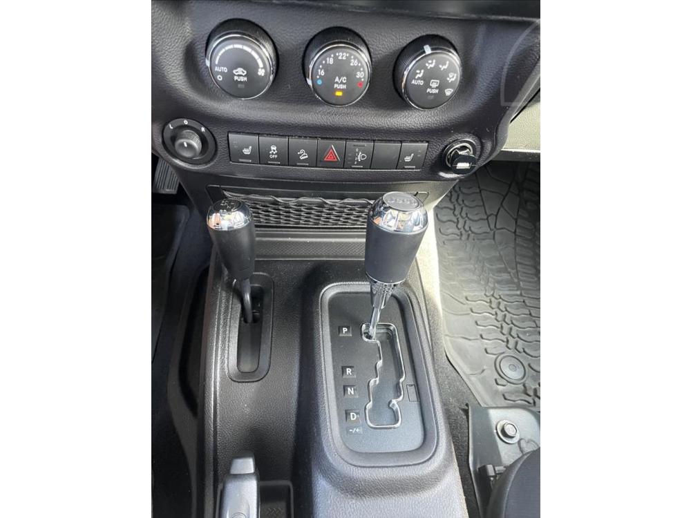 Jeep Wrangler 2,8 CRD Unlimited Sahara Auto