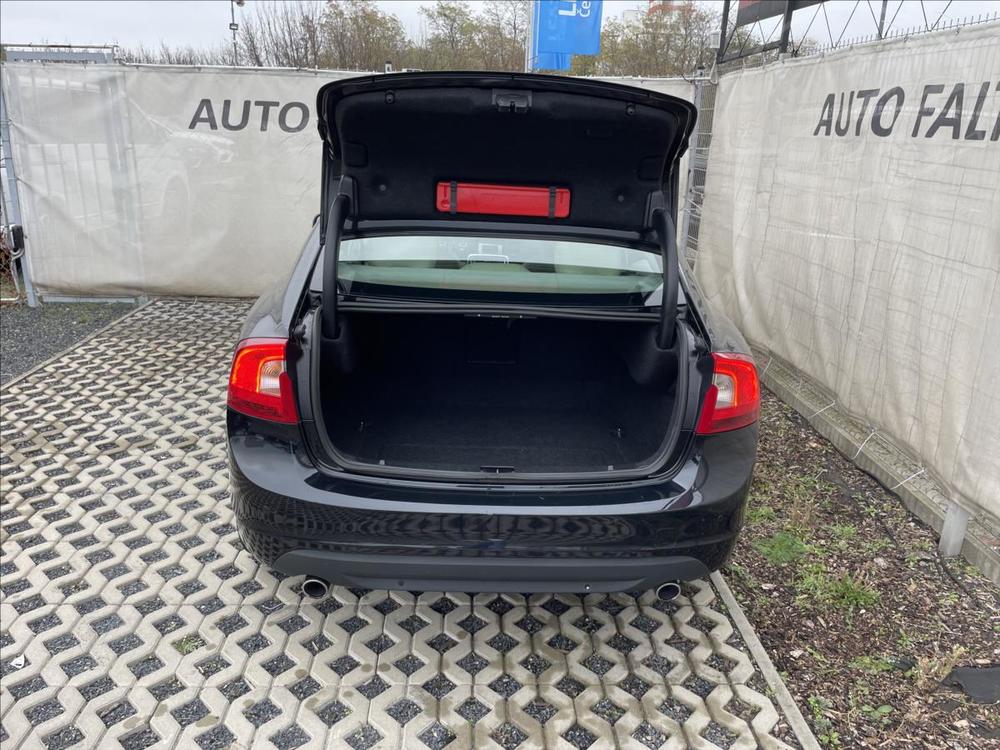 Volvo S60 2,4 D5 158 KW AWD SUMMUM Autom