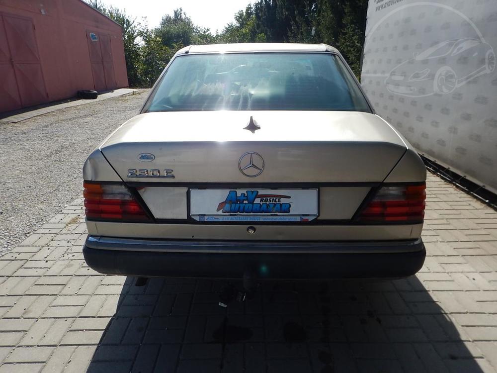 Mercedes-Benz 124 2.3 i automat 97 kw