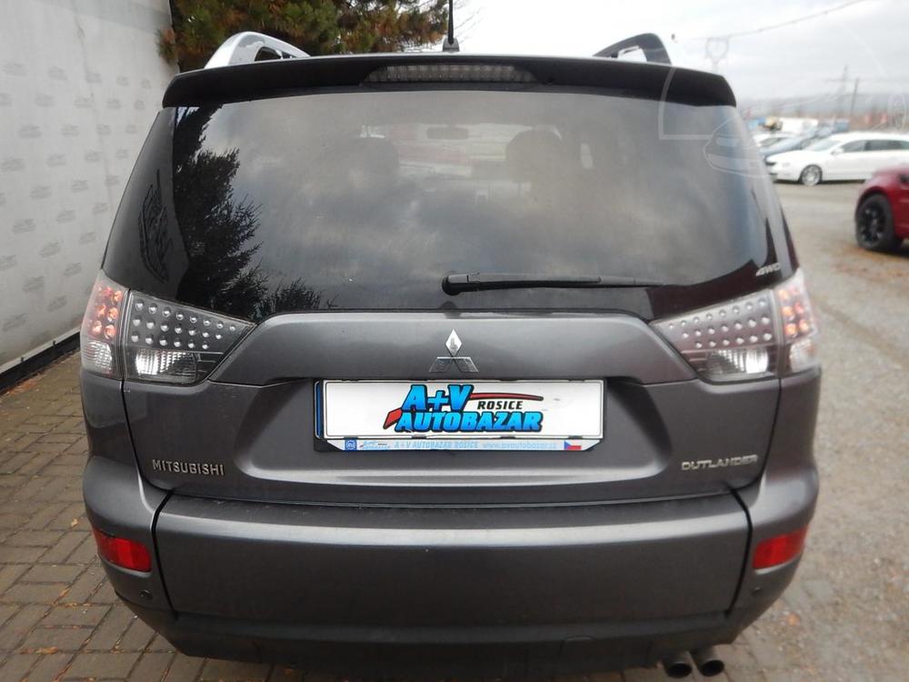 Mitsubishi Outlander 2.0 TDI 103 KW 7 mst