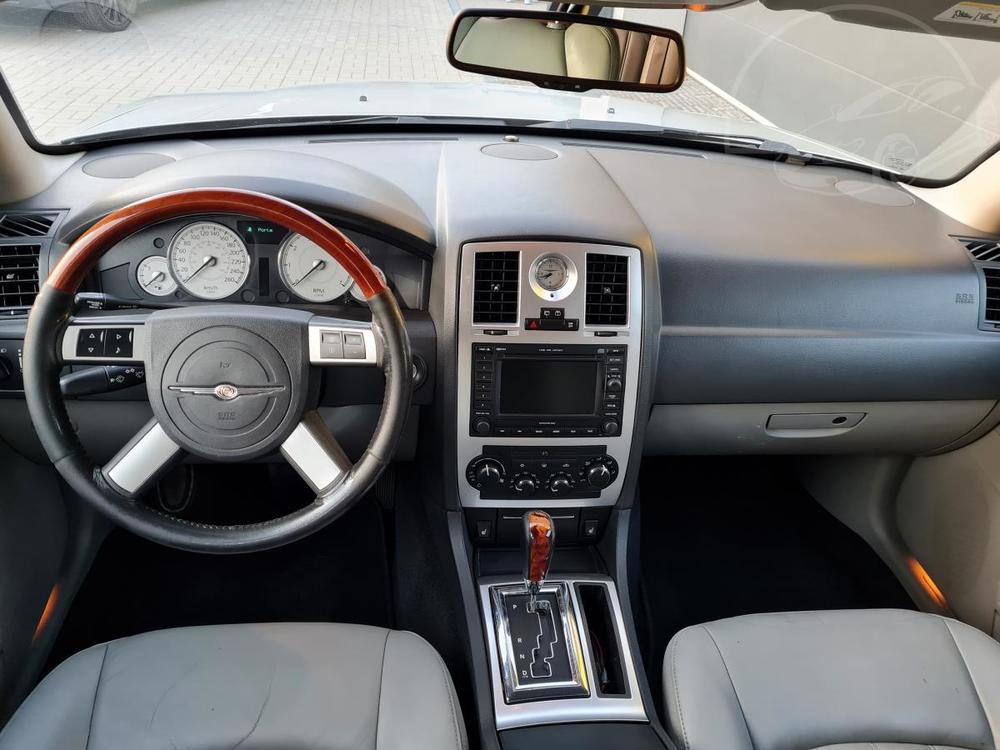 Chrysler 300C 3.0CDRi XENON NAVI 1-MAJITEL!!