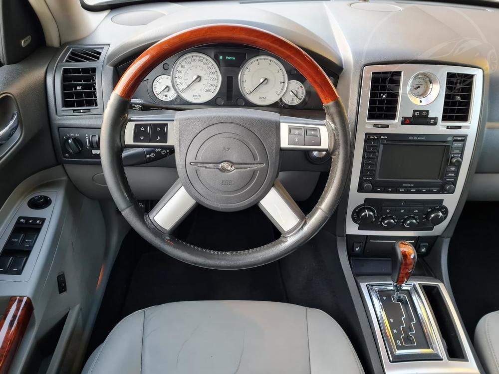 Chrysler 300C 3.0CDRi XENON NAVI 1-MAJITEL!!