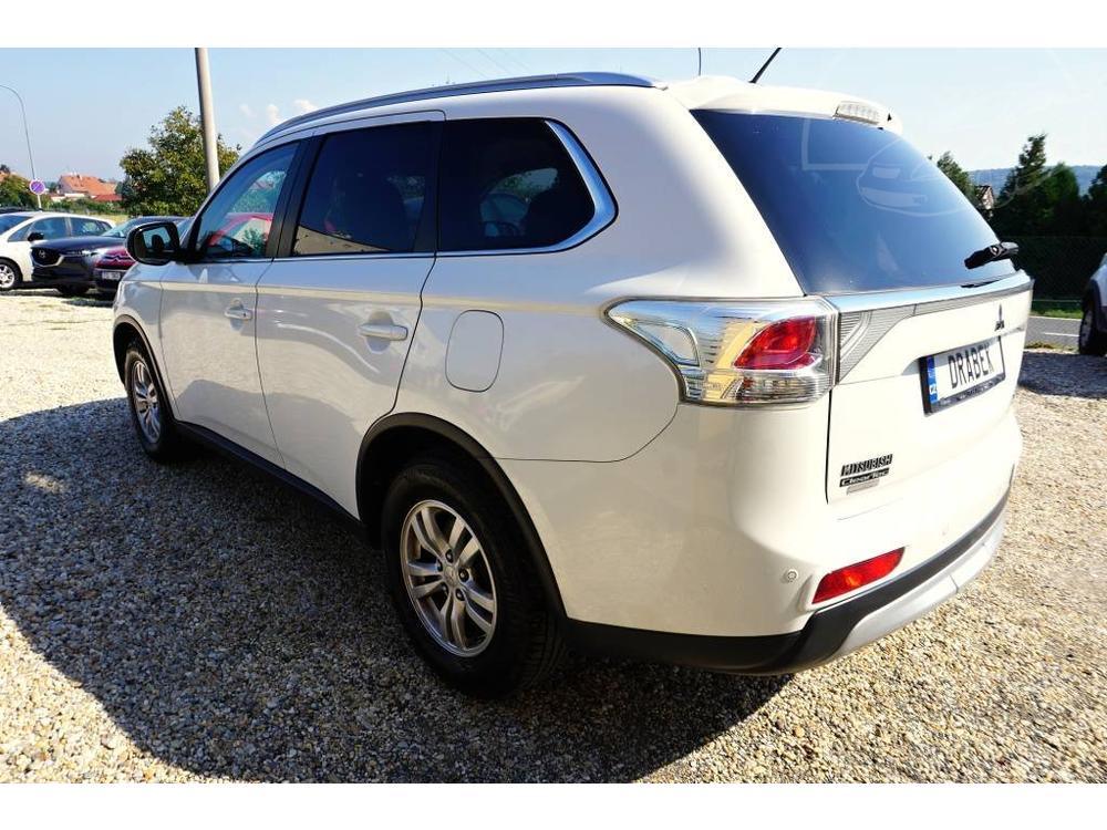 Mitsubishi Outlander INTENSE 2,3 DI-D 110 kW