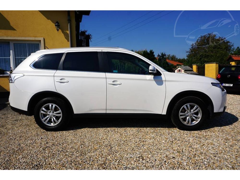 Mitsubishi Outlander INTENSE 2,3 DI-D 110 kW