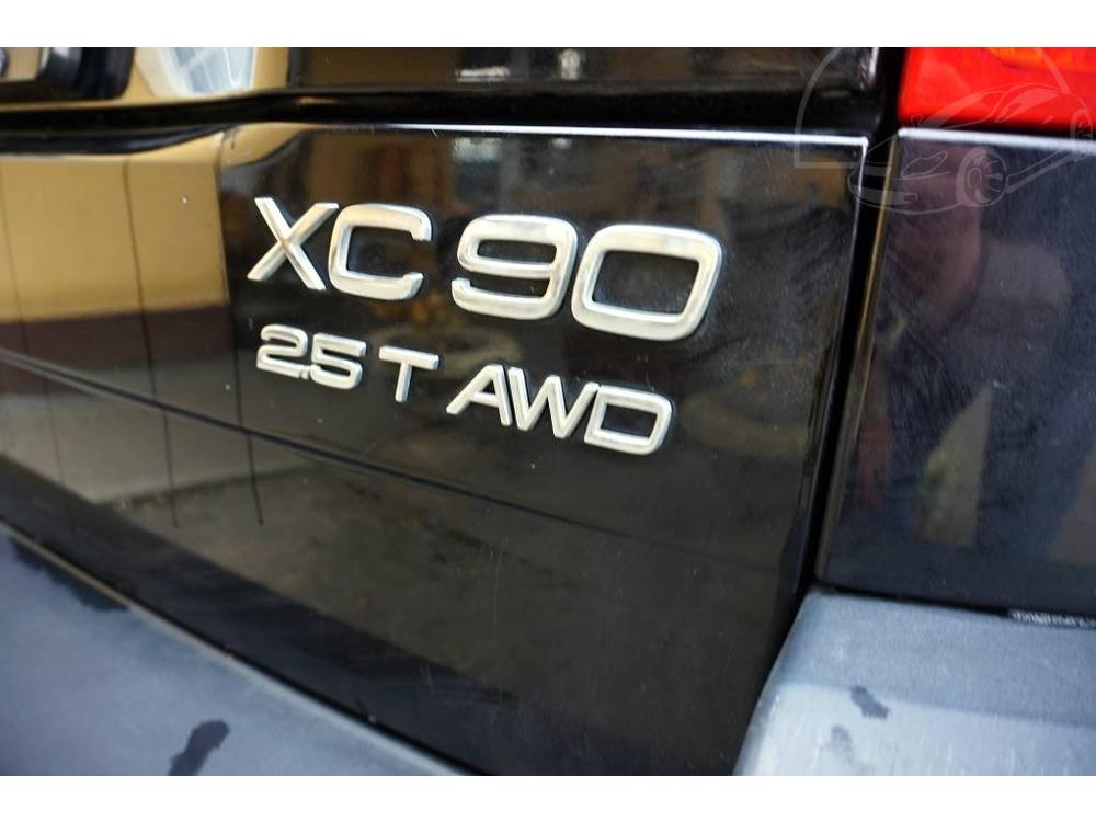 Volvo XC90 MOMENTUM 2,5T 154 kW