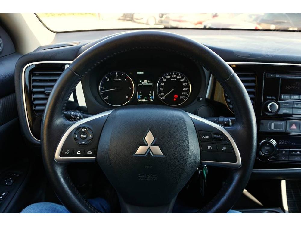 Mitsubishi Outlander INTENSE 2,3 DI-D 110 kW