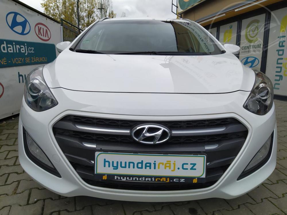 Prodm Hyundai i30 1.6.-KLIMA-TEMPOMAT-SENZORY